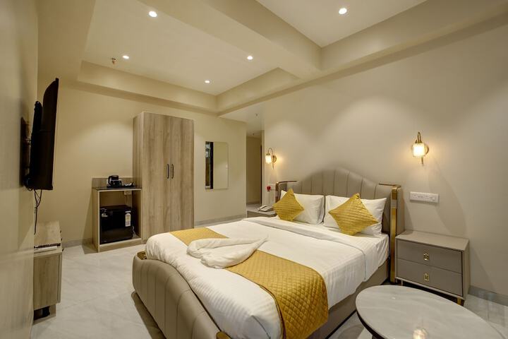 Room 32 of 63