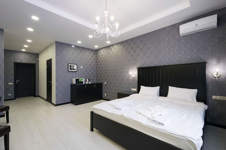 Room 18 of 101