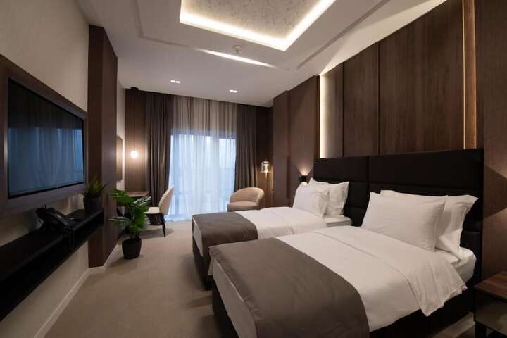 Room 5 of 19