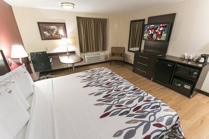 Standard King Bed Accessible (6 of 10)