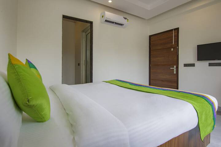 Room 14 of 26