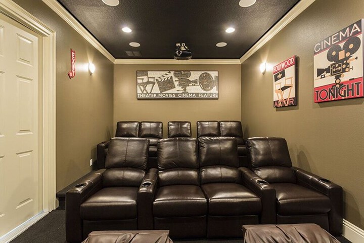 Room 10 of 51