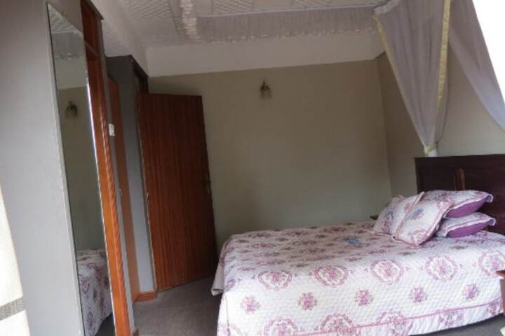 Room 13 of 25