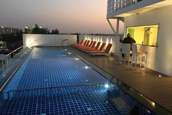 Pool 31 of 44