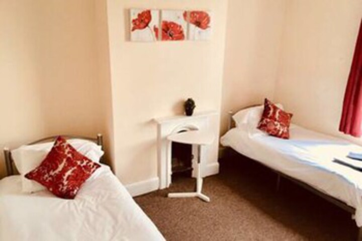 Room 9 of 11