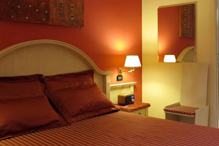 Room 5 of 53