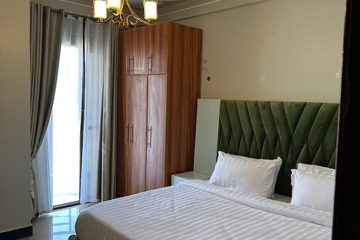 Room 10 of 17