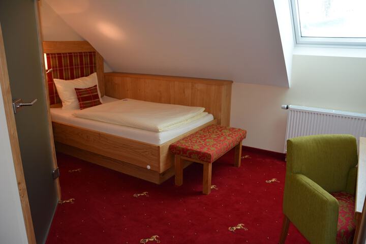 Room 2 of 53