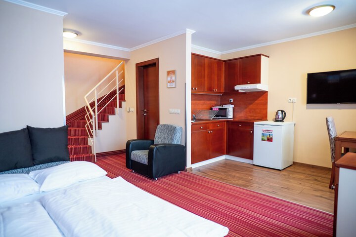 Room 68 of 153