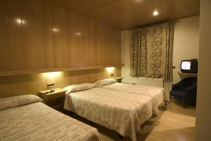 Room 6 of 60
