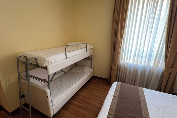 Room 91 of 233