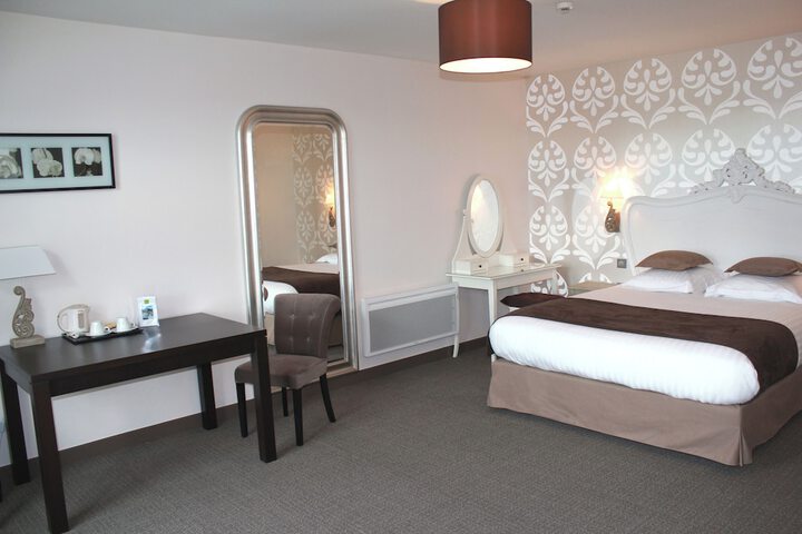 Room 32 of 59