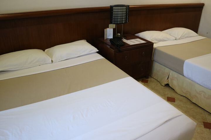 Room 6 of 50