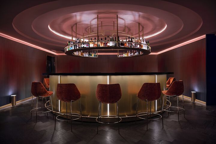 Lounge 75 of 80
