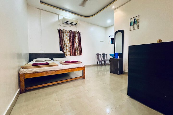 Room 13 of 47