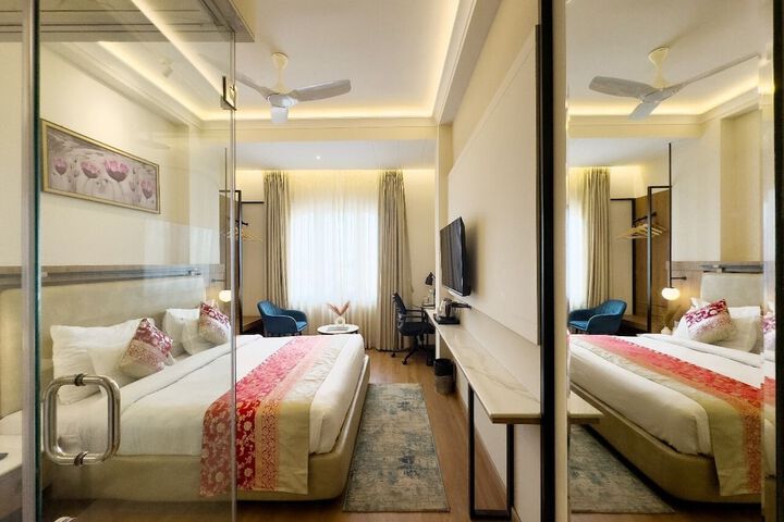 Room 63 of 100