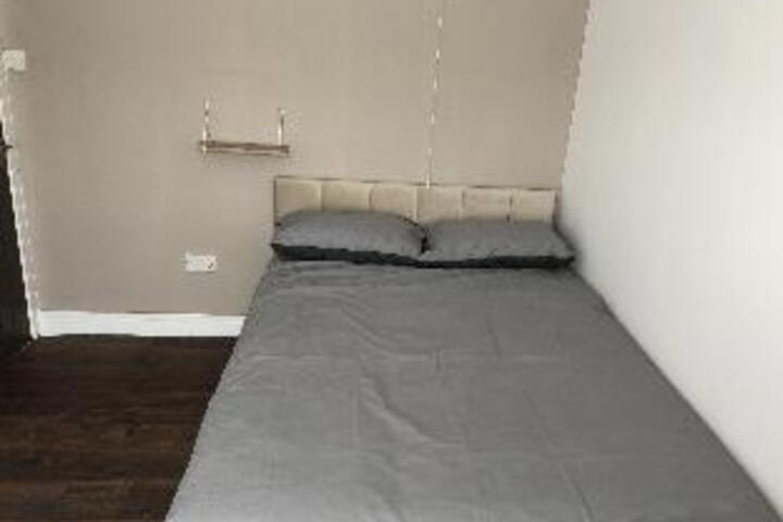 Room 5 of 43