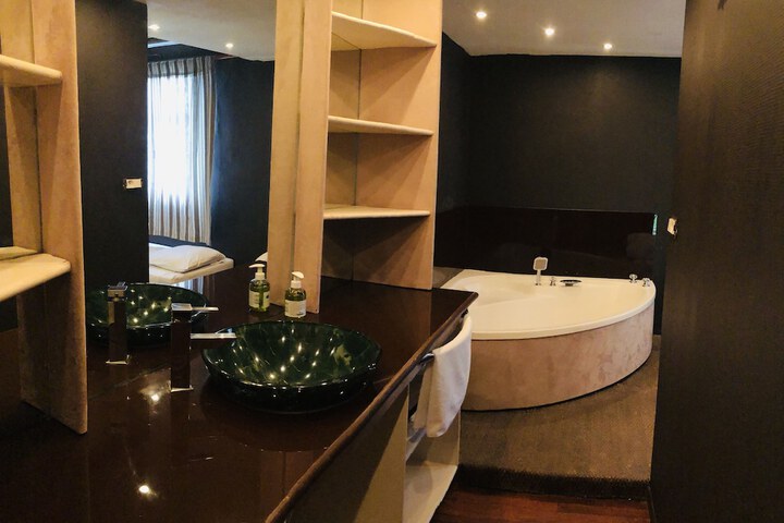 Room 7 of 26