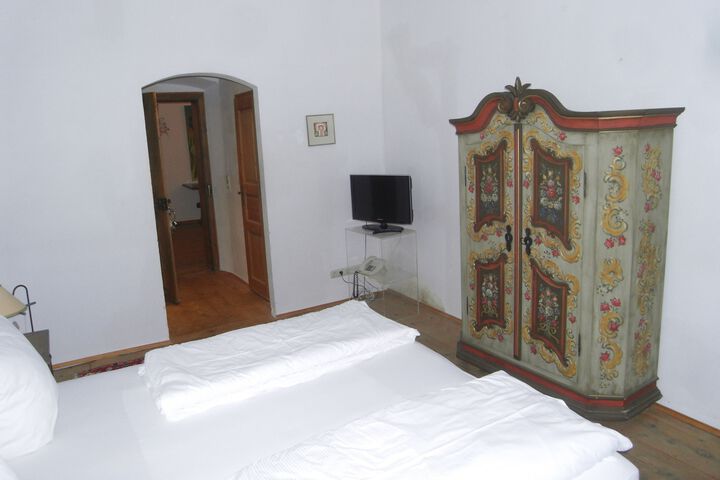 Room 37 of 46