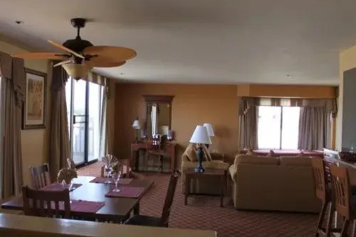 Room 5 of 6