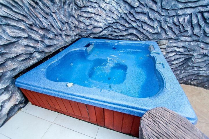 Pool 16 of 31