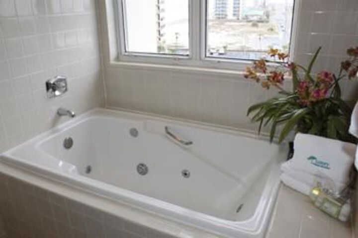 Hot Tub 48 of 65