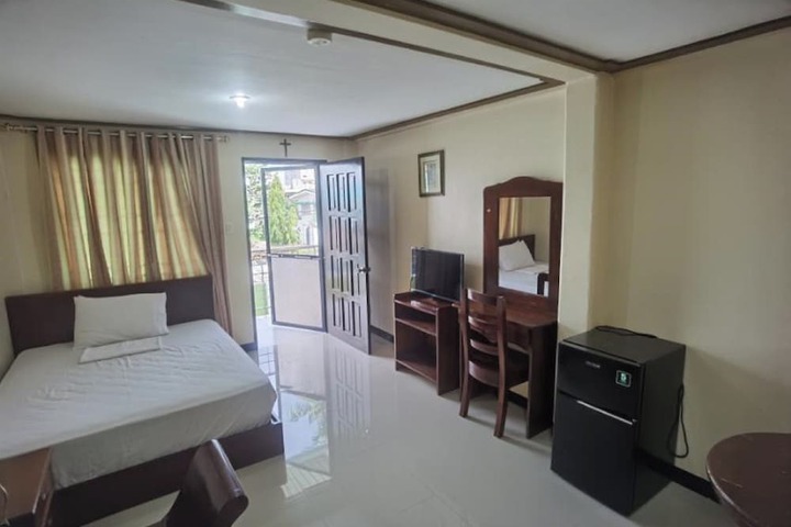Room 3 of 34