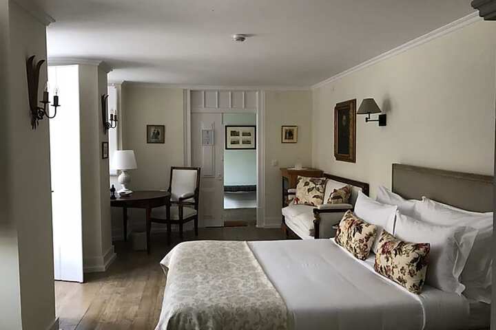 Room 13 of 38
