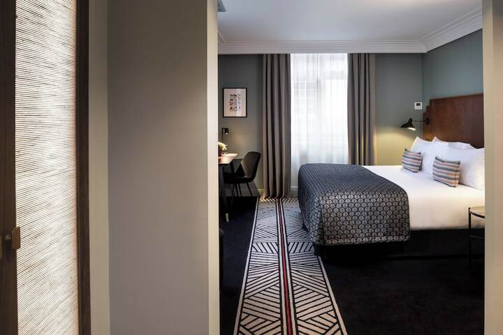 Room 43 of 167