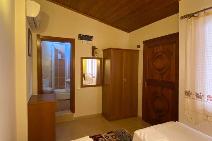 Room 7 of 17