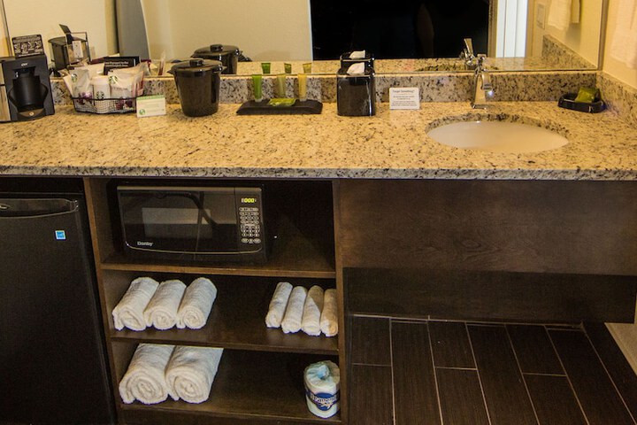 Bathroom sink