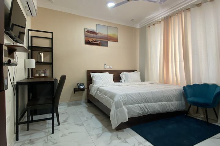 Room 4 of 13