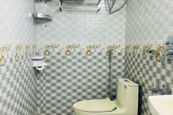 Room 44 of 57