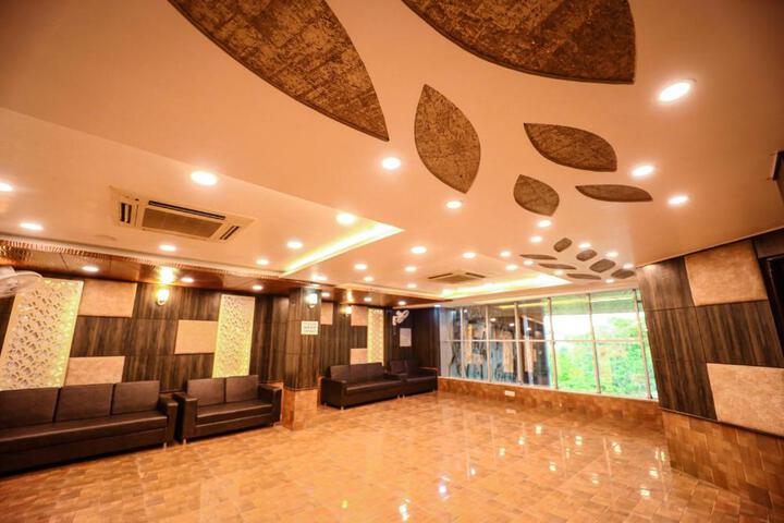 Hotel Interior 8 of 18