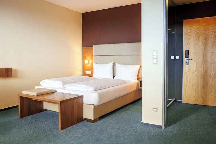 Room 14 of 87