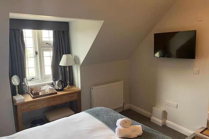 Room 6 of 18