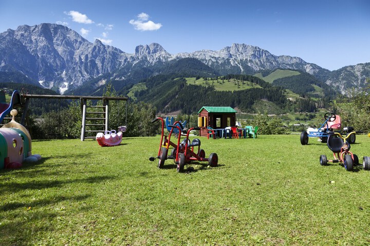 Childrens Activities 94 of 113
