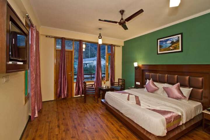 Room 4 of 19