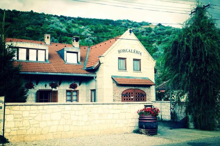 Property image 4