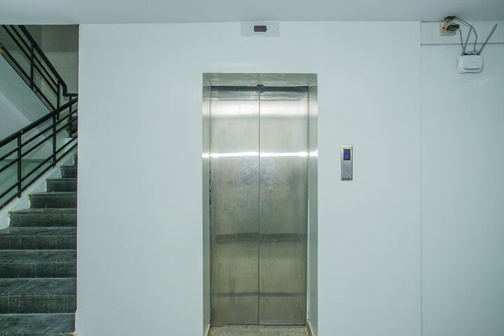 Ballroom/Hall 23 of 24