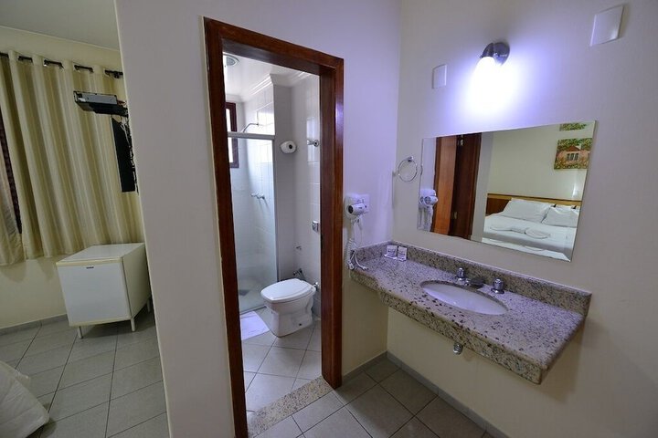Room 10 of 21