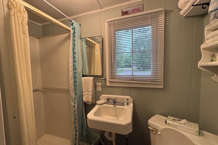 Room 25 of 115