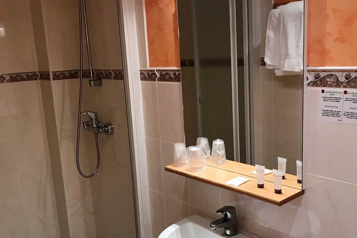 Room 15 of 31