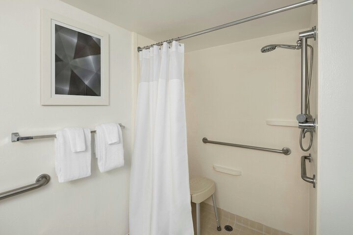 Room 15 of 23