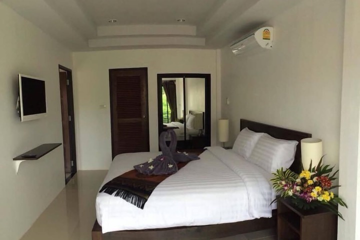 Room 13 of 34