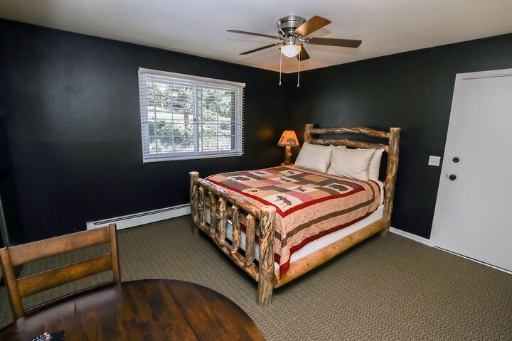 Fawn Valley Inn: 294 in Estes Park, CO