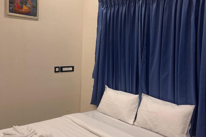 Room 12 of 13