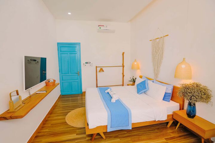 Room 4 of 24