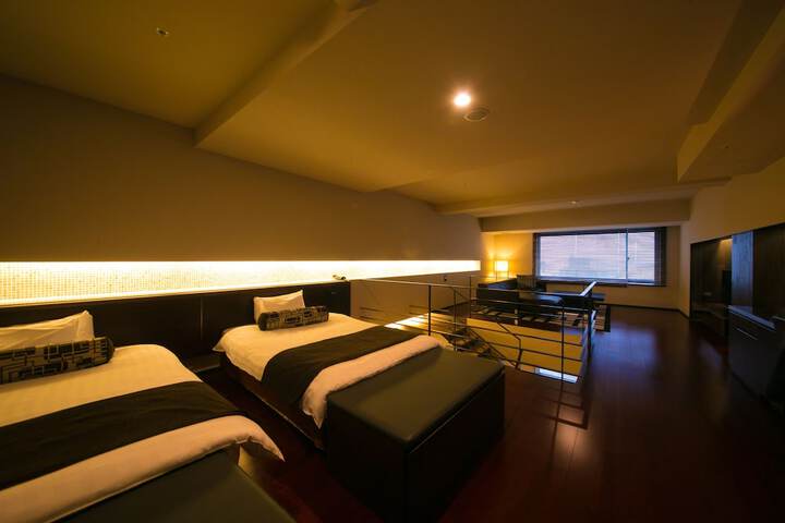 Room 9 of 73