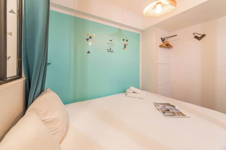 Room 37 of 60
